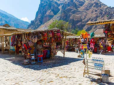 Ollantaytambo market Peru